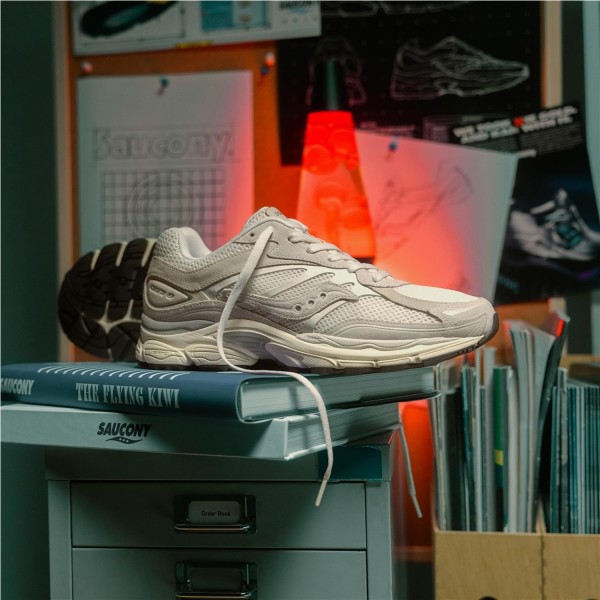 SAUCONY PROGRID OMNI 9 BLANCO