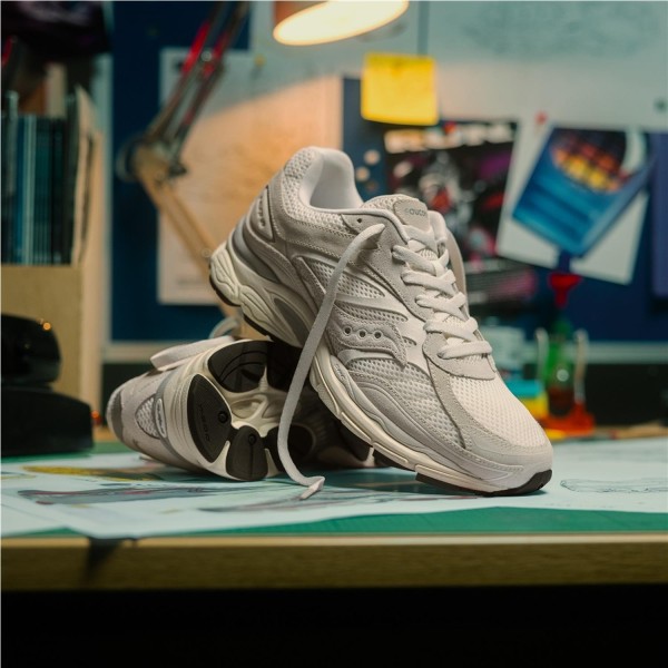 SAUCONY PROGRID OMNI 9