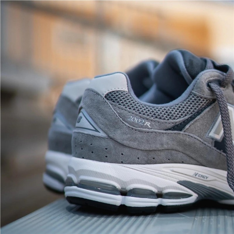 NEW BALANCE 2002R GRIS