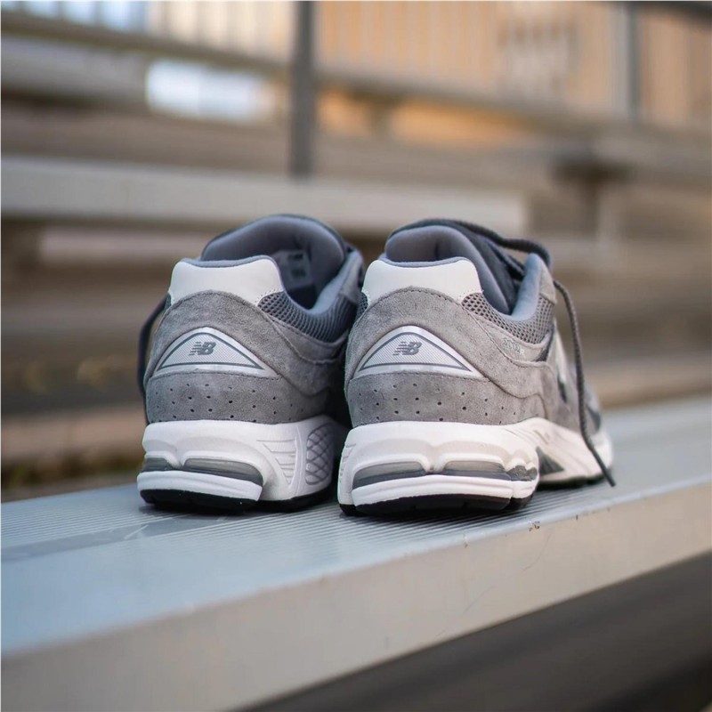 NEW BALANCE 2002R GRIS