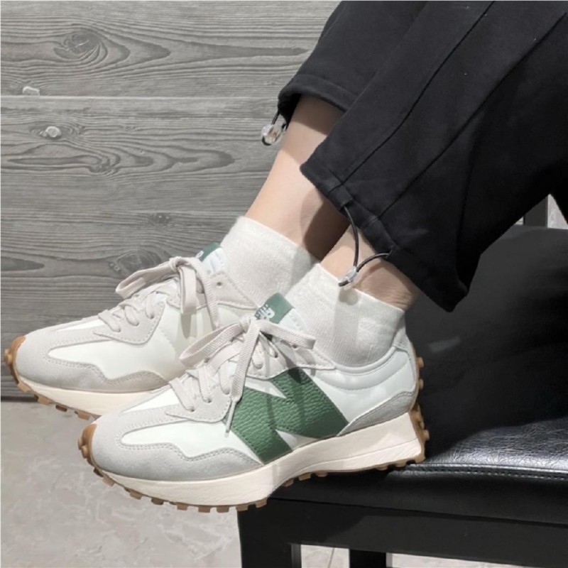 NEW BALANCE 327 BEIGE VERDE