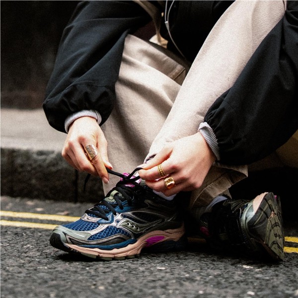 SAUCONY PROGRID OMNI 9