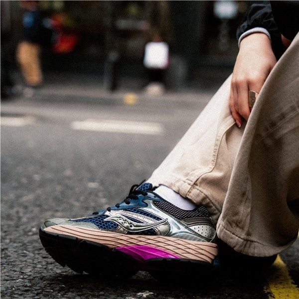 SAUCONY PROGRID OMNI 9