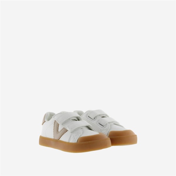 VICTORIA OLIVER BAREFOOT